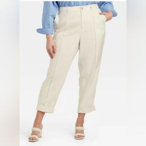 Sz 2 nwt ankle pants cream color